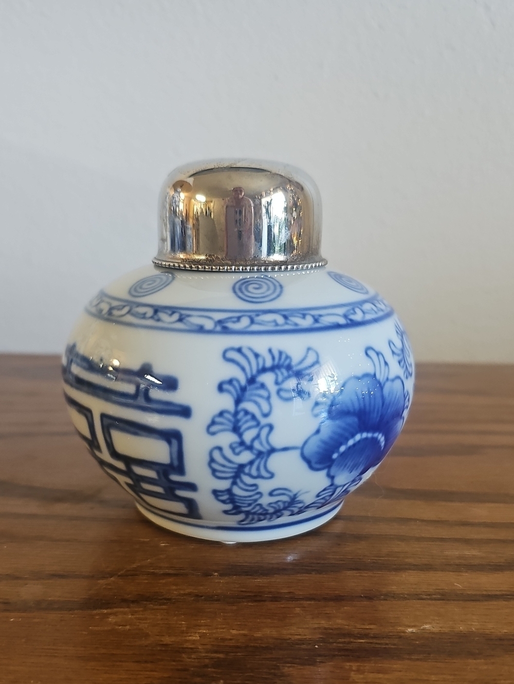 Two's Company Porcelain Tea Jar with Silver Lid Tote 7